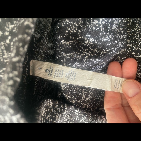 Lululemon Crops - Picture 2 of 3